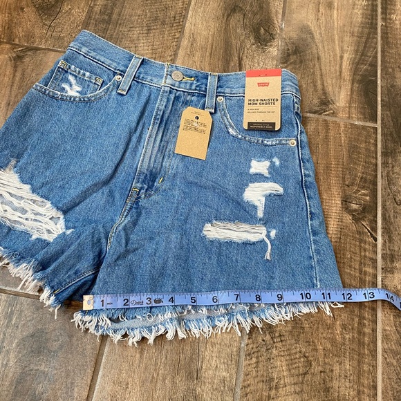 Levi’s High Waisted Mom Jean Shorts - Picture 8 of 13